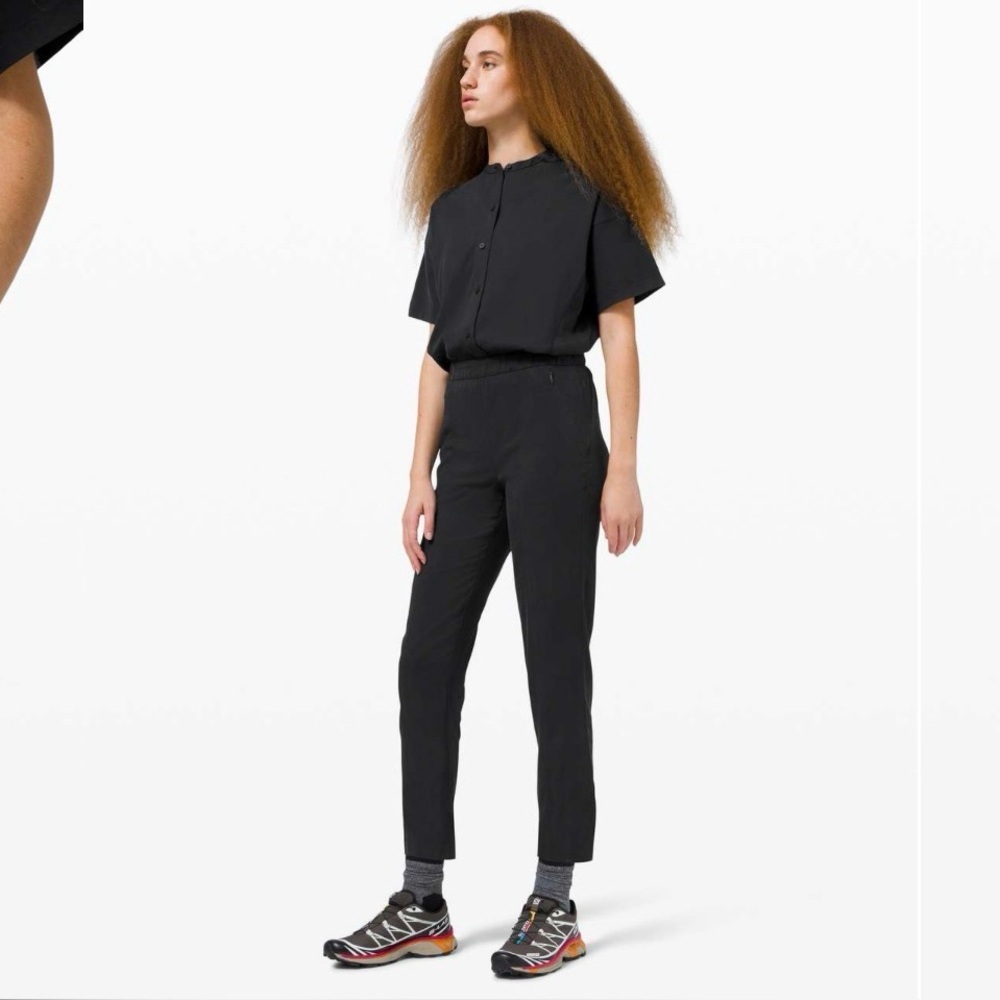 Lululemon Perfectly Poised Jumpsuit Black Short Sleeve Pockets Button Front